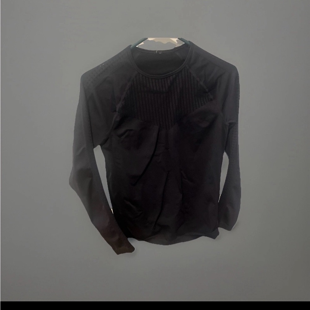 Fabletics Black Sync Seamless Long Sleeve Stretch Top Size M ~ MSRP $49.95